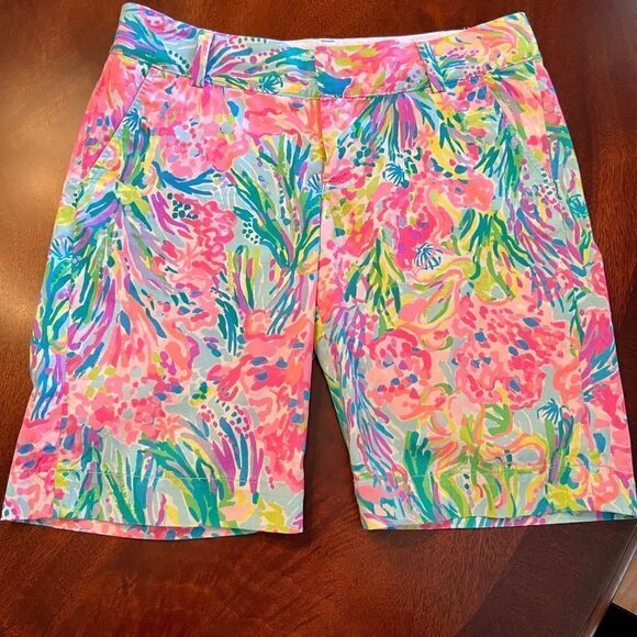 NWOT Lilly Pulitzer 10" Chipper Shorts in Fan Sea Pants Size 4 - Picture 1 of 2